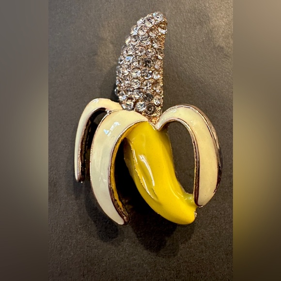 Banana Brooch: Enamel with Rhinestones - Picture 4 of 6